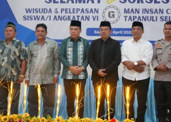 Wakil Bupati Tapsel Hadiri Wisuda MAN Insan Cendekiawan : Jangan Berpuas Diri Karena Perjalanan Belum Seberapa