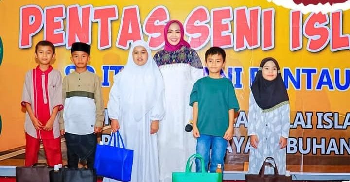 Bupati Labuhan Batu Hj.Maya Hasmita Hadiri Pentas Seni Islam Ke-XIV Tahun 2025