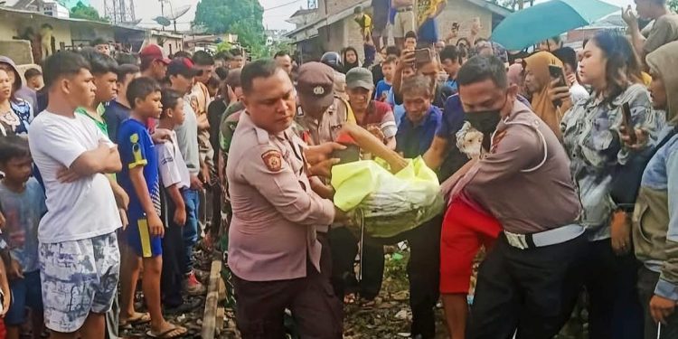 Seorang Pengendara Sepeda Motor Tewas Digilas Kereta Api Di Jalan Tongkol