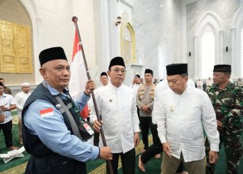Pemkab Tapsel Secara Resmi Berangkatkan 174 Jemaah Calon Haji 1446 H di Masjid Agung Syahrun Nur