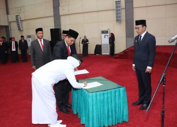 Bupati Tapsel Resmi Lantik 56 Pejabat Administrator dan Pengawas di Gedung Serba Guna