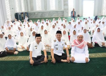 Bupati Tapsel Buka Manasik Haji Akbar Bagi Calon Jemaah Haji Tahun 2025