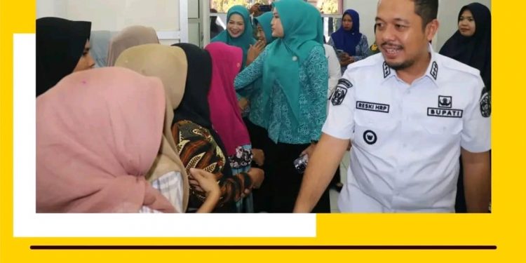 Bupati Paluta Bersama Ketua TP PKK Kabupaten Padang Lawas Utara Tinjau Langsung Pelaksanaan Pelayanan KB