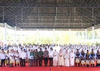 Bupati Labusel Fery Sahputra Tepung Tawar 244 Calon Jamaah Haji