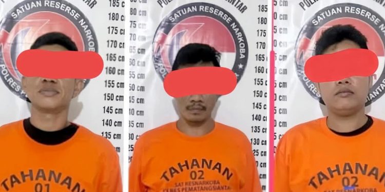 Tiga Pria Diringkus Di Jalan Nagur Gang Manunggal  Terkait Peredaran Narkoba