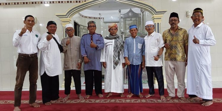 Cerita Siantar Dulu (CSD) Laksanakan Jumat Barokah di Masjid Al Falah Mekar Nauli Silomangi