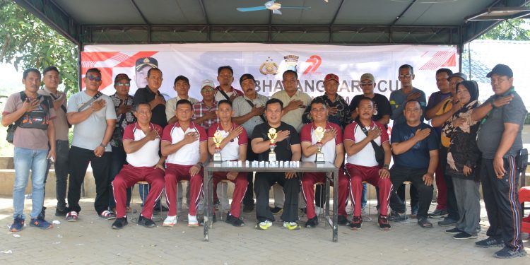 Polres Labusel Gelar Turnamen Dam Batu Gembira Bersama Jurnalis