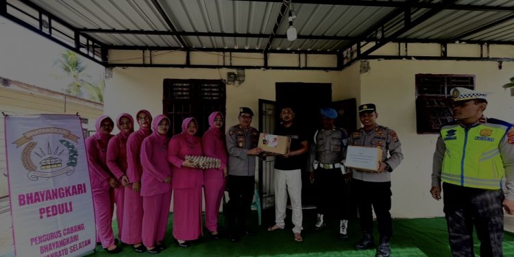 Polres Labusel Gelar Anjangsana HUT Bhayangkara ke-79, Beri Perhatian Khusus kepada Warakawuri dan Personel yang Sakit Menahun