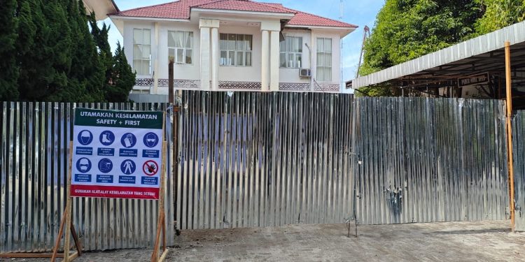 Proyek Pembangunan Kantor Faksi Di DPRD Kota Pematangsiantar: Anggaran 6,5 M, Pengerjaan Tidak Transparansi.