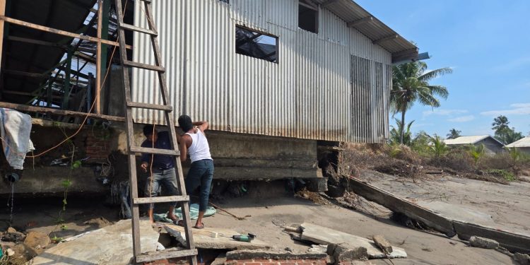 Abrasi Dahsat Landa Pantai Muara Batu Hingga Warga Nelayan dan Petani Alami Gagal Panen dan Kerugian Besar