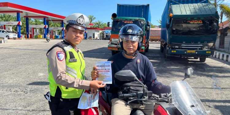 Satlantas Polres Labusel Sosialisasikan Ops Patuh Toba 2025 di Lingkungan Masyarakat dan Sekolah di Langgapayung dan Kotapinang