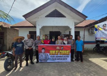 Polsek Kampung Rakyat Gelar “Jum’at Curhat” di Desa Air Merah, Upaya Pendekatan Humanis Polri