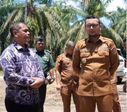 Bupati Labusel Melaksanakan Peletakan Batu Pertama Pembangunan Timbangan RAM Koperasi Merah Putih