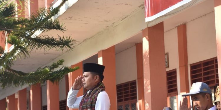 SMA Ngeri 1 Padang Bolak Peringati HUT RI ke-80 di Lapangan Upacara Sekolah Setempat