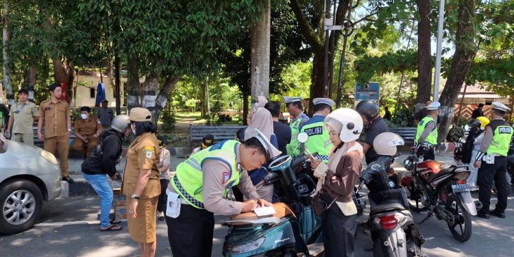 Sat Lantas Polres Pematangsiantar Gelar Razia Gabungan Kepatuhan PKB 2025