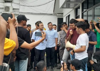 Suasana Memanas di Depan Kantor Kejari Pematangsiantar, Mahasiswa GPA Desak Usut Dugaan Korupsi di Proyek PUPR
