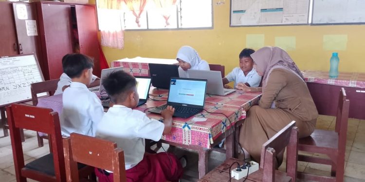 Kontradiksi Chromebook: Bantuan Miliaran untuk Sekolah di Langkat, Rusak Massal dan Dipinjamkan ke Guru