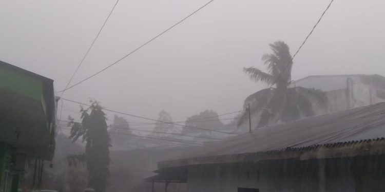 Kota Pematangsiantar Dilanda Hujan Es dan Angin Kencang, Warga Cemas