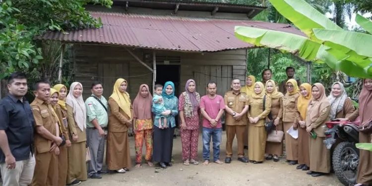 Wabup Labusel Meninjau Anak Terdampak Stunting dan Rumah Tak Layak Huni