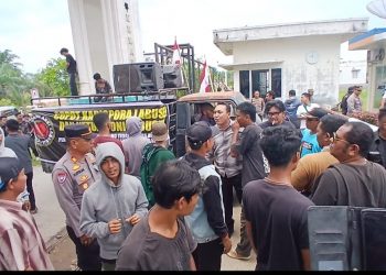 Pemuda Berani Aksi Gelar Unjuk Rasa,Minta Kadis Pemuda Dan Olahraga Labusel Mundur