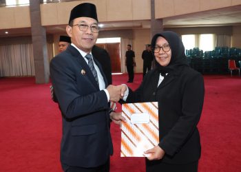 Bupati Tapsel Secara Resmi Lantik dan Ambil Sumpah/Janji Lima Pejabat Tinggi Pratama