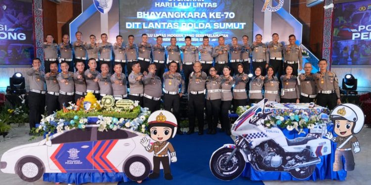 Ps. Kasat Lantas Polres Labusel Raih Penghargaan dari Kapolda Sumut pada Hari Lalu Lintas Bhayangkara ke-70