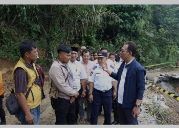 Jalan Nasional di Kawasan Dusun Pengkolan Desa Luat Lombang Kecamatan Sipirok Amblas