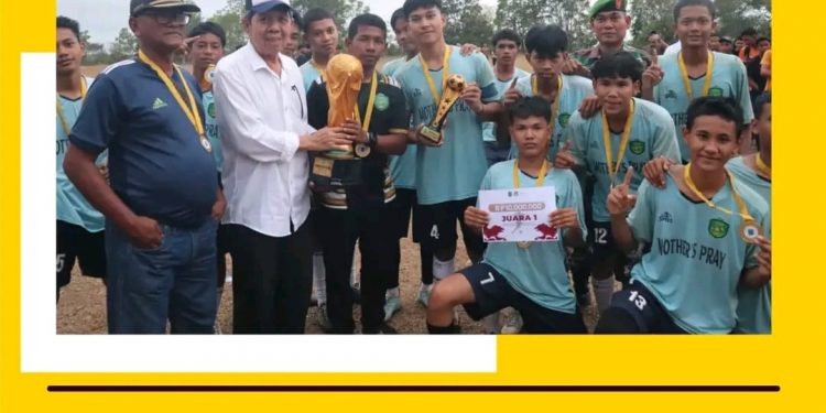 Bupati Paluta Diwakili Wakil Bupati Tutup Turnamen Turnamen Sepak Bola Psluta Cup I Tahun 2025