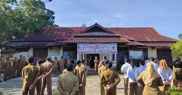 Walikota Singkawang Pimpin Langsung Apel Pagi Bersama Jajaran ASN di Kelurahaan Nyarumkop