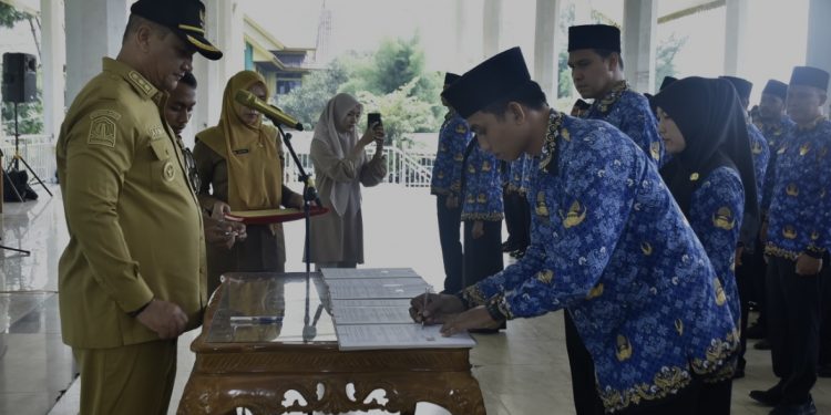 Bupati Aceh Tamiang Armia, Melantik  Pegawai PPPK Formasi Tahun 2024