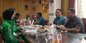 Bupati Labusel Beri Motivasi kepada Dua Atlet Taekwondo Siap Bertanding di POPNAS XVII Jakarta