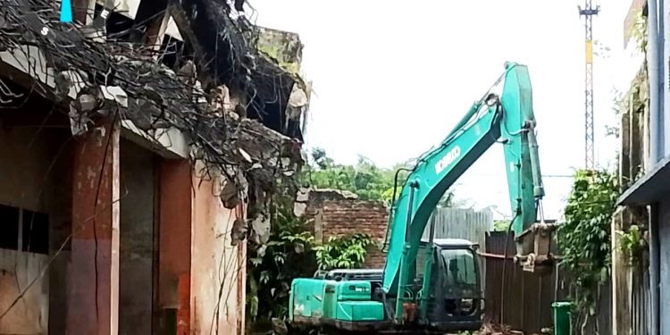 Pembongkaran Gedung IV Pasar Horas Kota Pematangsiantar di Mulai