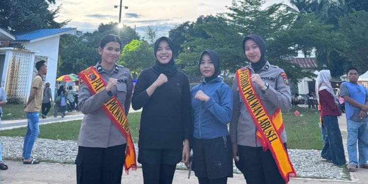 Polwan Polres Labusel Gelar Patroli Humanis di Lapangan SBBK, Anak-Anak Merasa Lebih Aman
