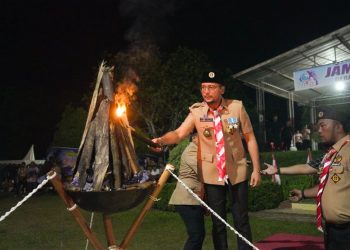 Bupati Fery Resmi Menutup Jambore Pramuka Labusel 2025