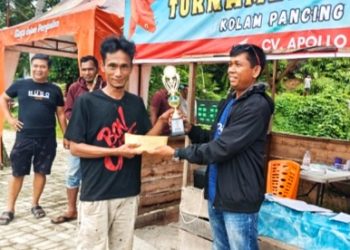 Kasat Narkoba Kota Pematangsiantar Hadir dan Beri Dukungan Kepada Peserta Turnamen Arisan Ikan Mas di Kolam Pancing Pak R.T