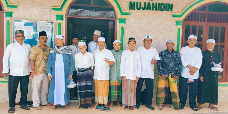 Keluarga Besar Cerita Siantar Dulu (CSD) Tebar Kebaikan Lewat Program Jumat Barokah di Masjid Mujahidin Pematangsiantar