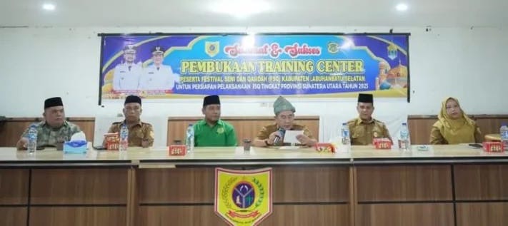 Wakil Bupati Syahdian Purba Siboro Buka Training Center Peserta Festival Seni dan Qasidah Se-Kabupaten Labusel