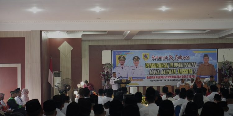 Wabup Labusel Acara Pengukuhan Perpanjangan Masa Jabatan BPD