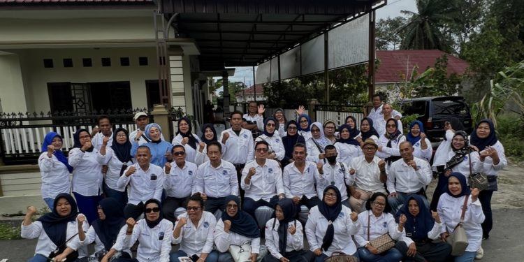 Ikatan Alumni SMP Negeri 2 Pematangsiantar Gelar Arisan Dua Bulanan di Kediaman Edianto Saragih, Meriahkan Purna Bhakti dan Ulang Tahun
