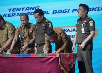 Bupati Labusel Turut Menandatangani MoU Perkuat Pidana Kerja Sosial Bersama Kepala Daerah se-Sumut