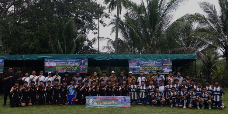 Wakil Bupati Paluta Buka Open Turnamen Sepak Bola Ramadhan Cup ke-XX di Lapangan Sepak Bola Gelora Purba Sinomba