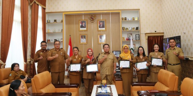 Wali Kota Pematangsiantar Beri Apresiasi Kepada Lima Puskesmas Berprestasi