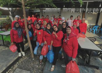 Keluarga Besar Cerita Siantar Dulu (CSD) Berbagi Takjil, Tebar Kebaikan di Jalan Ade Irma Suryani Pematangsiantar
