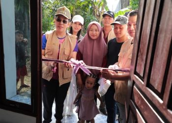 WALI KOTA SINGKAWANG RESMIKAN UNIT BEDAH RUMAH LAYAK HUNI, SIMBOL HARAPAN BARU*