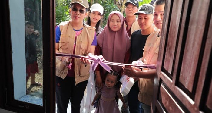 WALI KOTA SINGKAWANG RESMIKAN UNIT BEDAH RUMAH LAYAK HUNI, SIMBOL HARAPAN BARU*