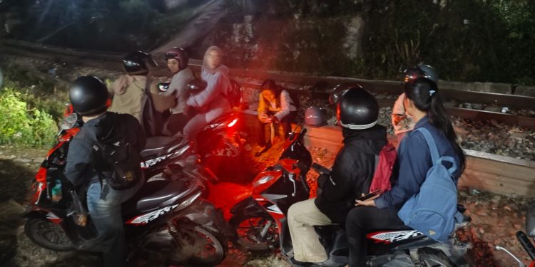 Diduga Intimidasi Debitur, Belasan Orang Mengaku dari MEKAR Datangi Rumah Debitur di Kelurahan Sumber Jaya