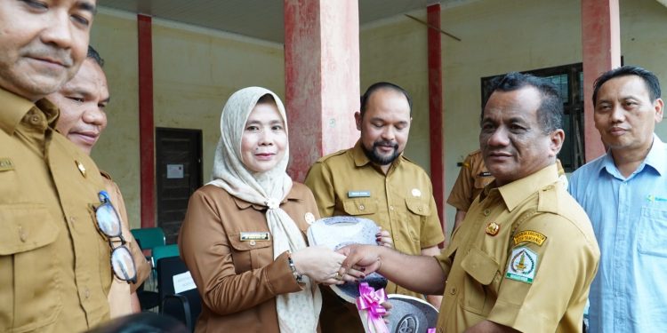 Wakil Bupati Ismail Terima 11 Unit Ambulance untuk Puskesmas Aceh Tamiang Dari Kementrian Kesehatan RI