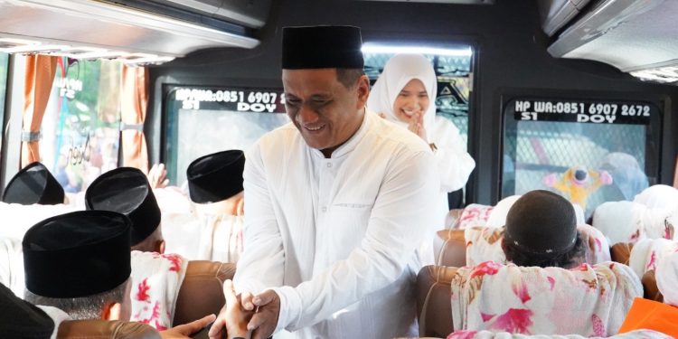 Wakil Bupati Aceh Tamiang Secara Resmi Lepas Keberangkatan Calon Jamaah Haji 1447 H / 2026 M