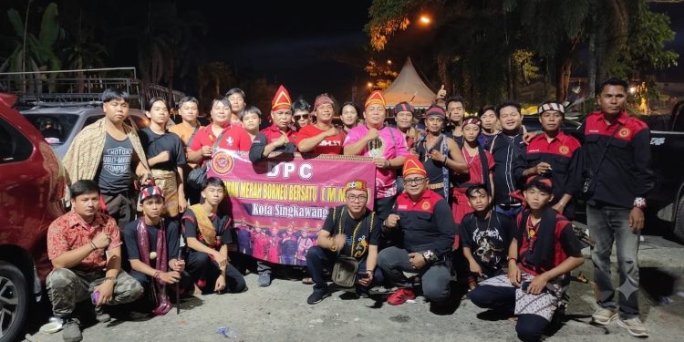 Pawai DPC MMBB Kota Singkawang ikut menyita Perhatian Masyarakat yang hadir Di Grebek Suro Singkawang 2026