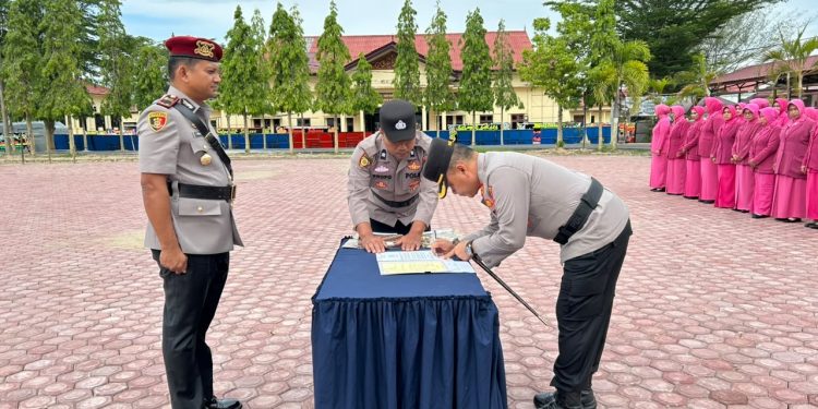 Kapolres Aceh Tamiang Pimpin Upacara Sertijab Di Jajaran Polres Aceh Tamiang